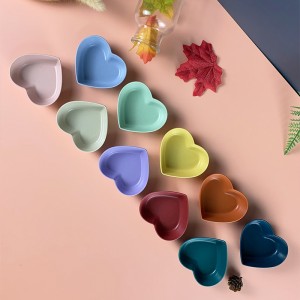 Heart Shaped Dish Fruit Snacks Plate Dinnerware Candy and Nut Serving Container Food  Wheat Straw Dessert Plate