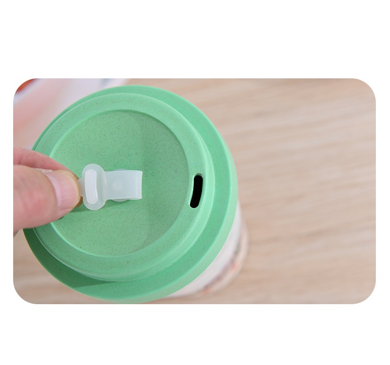 Fashionable bamboo fiber delicate coffee cup with cover and leakproof silicone water bottle cover