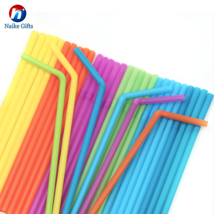 The disposable square cake dish is safe environmentally friendly and degradable portable tableware
